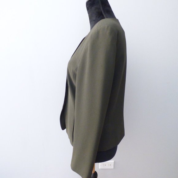Vintage Josephine Chaus Blazer in Olive Green - Picture 2 of 5